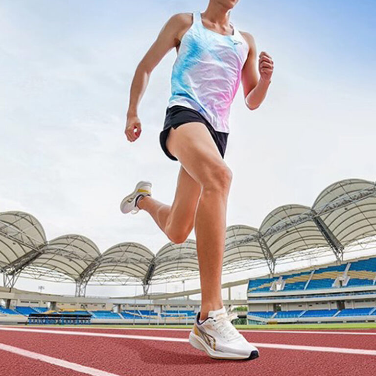 Wie Carbonplatten-Laufschuhe die Marathons dominieren - und warum Sie sie brauchen