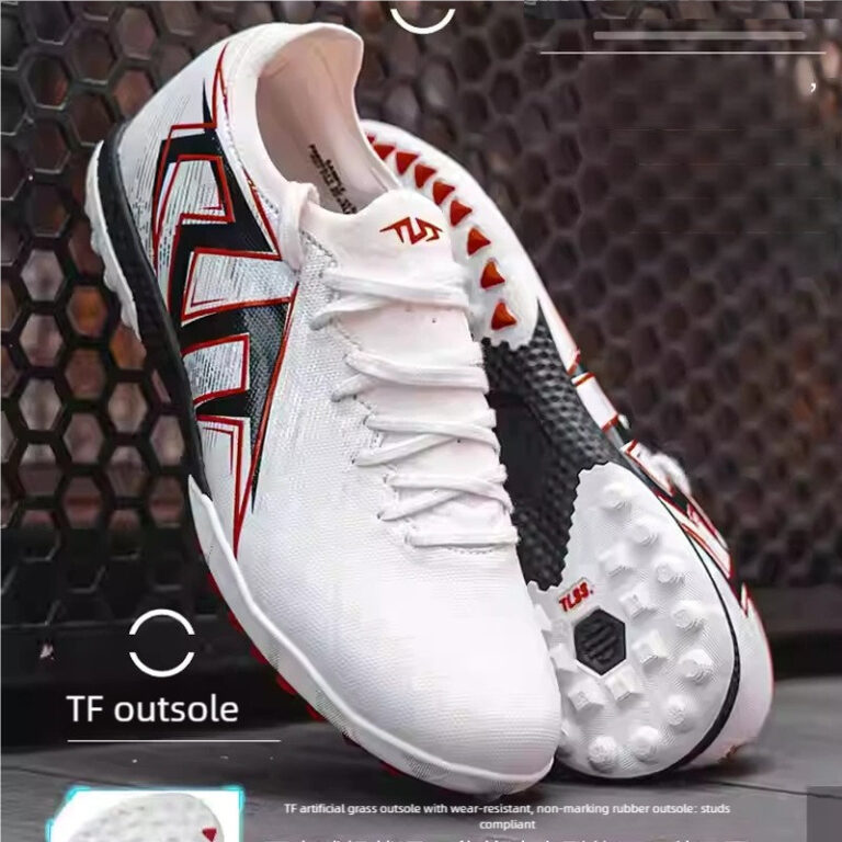 TLSS-Schuhe: Revolutionierung der Fußballleistung mit fortschrittlichen Schuhen und Einlegesohlen